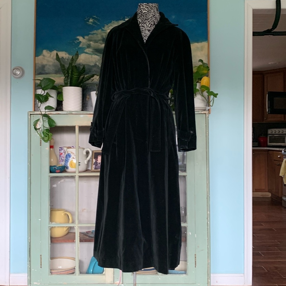 Velvet coat size small with belt.